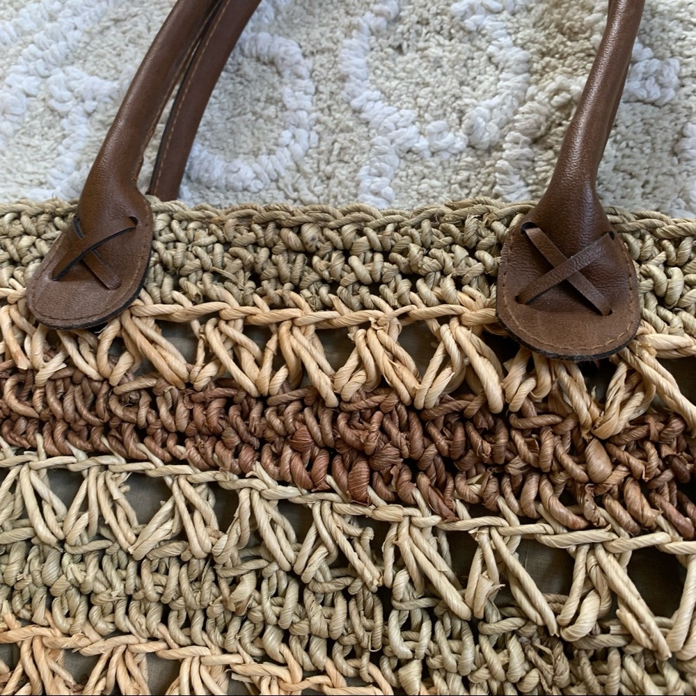 Vintage Striped Straw Hobo Bucket Tote Bag - Picture 3 of 12